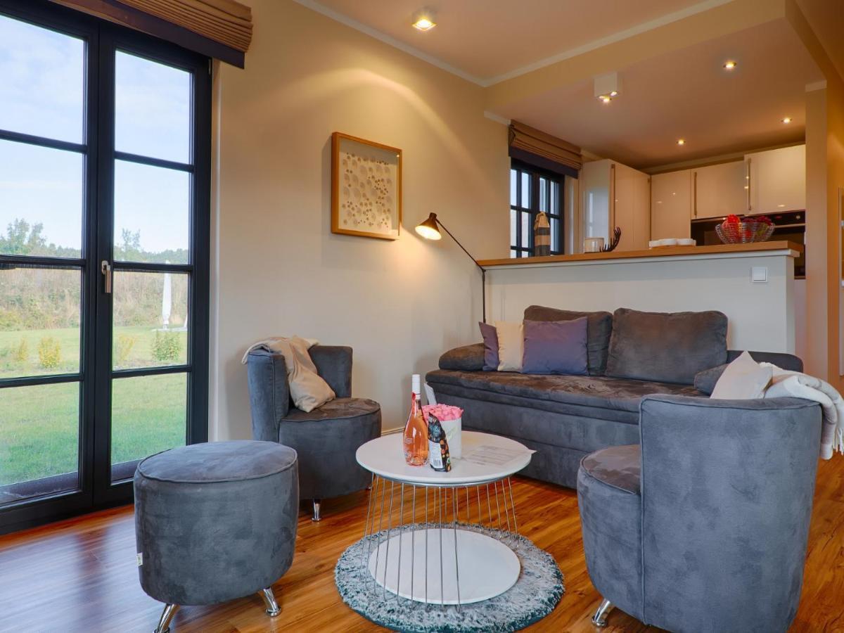 Reetland Am Meer - Premium Reetdachvilla Mit 3 Schlafzimmern, Sauna, Kamin Und Massagesessel F05 Dranske Buitenkant foto