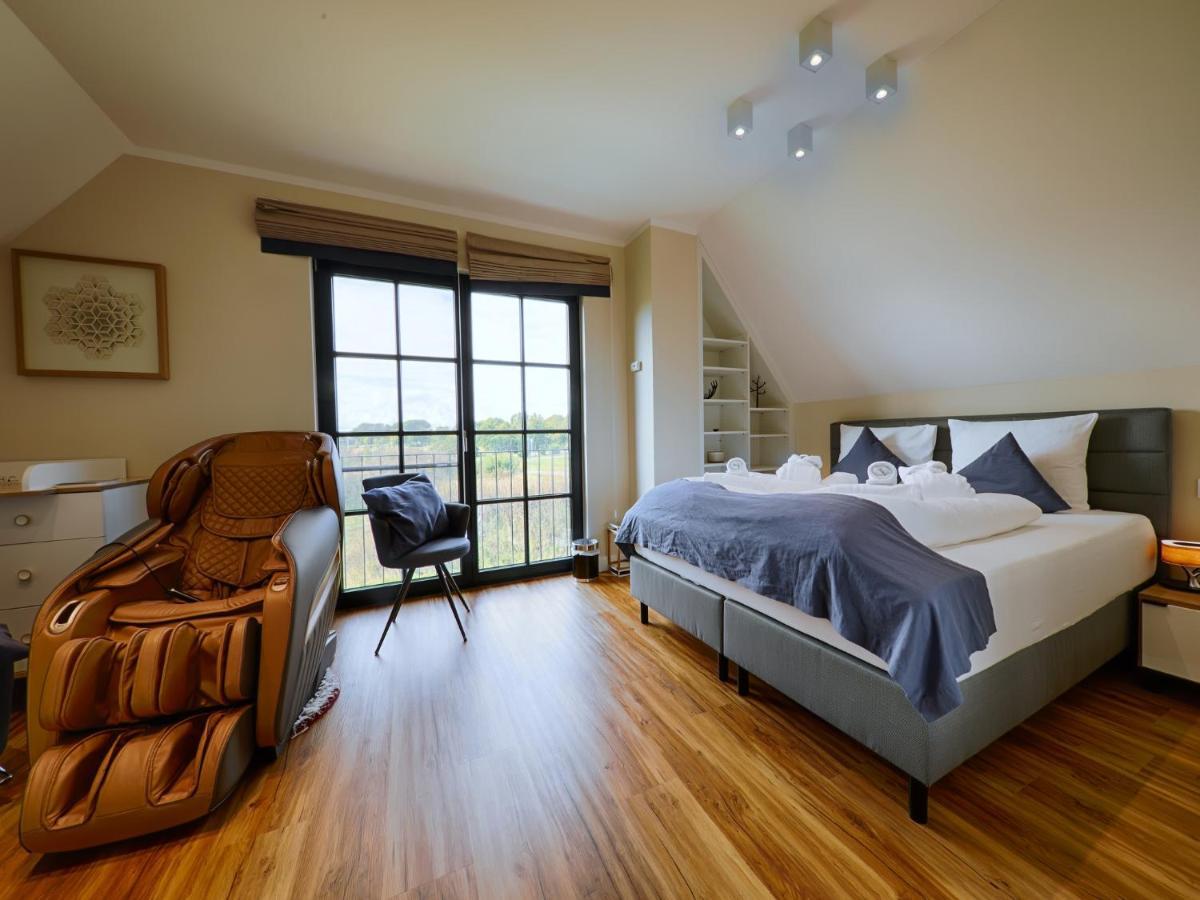 Reetland Am Meer - Premium Reetdachvilla Mit 3 Schlafzimmern, Sauna, Kamin Und Massagesessel F05 Dranske Buitenkant foto