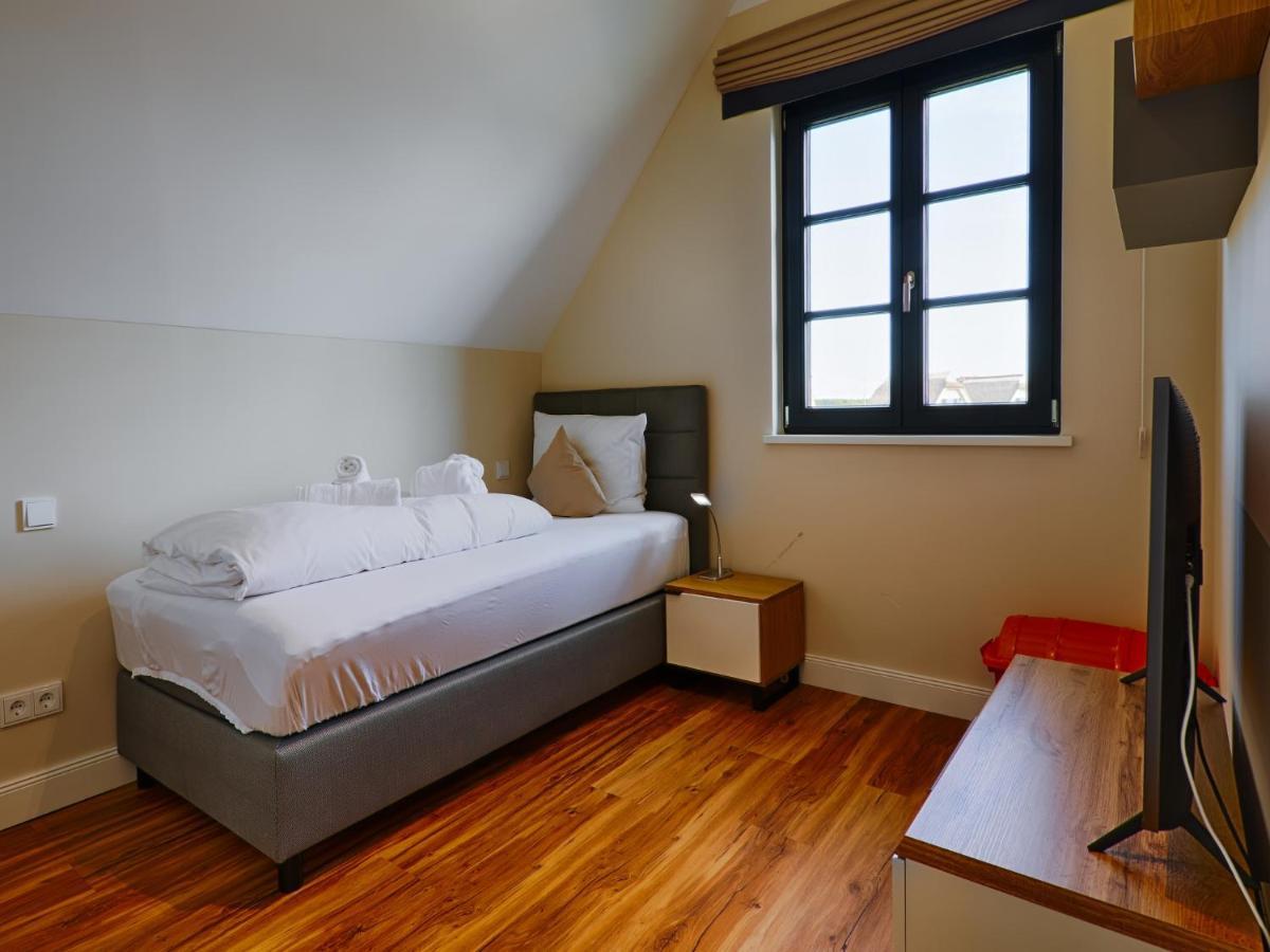 Reetland Am Meer - Premium Reetdachvilla Mit 3 Schlafzimmern, Sauna, Kamin Und Massagesessel F05 Dranske Buitenkant foto